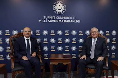 Millî Savunma Bakanı Yaşar Güler ile Hazine ve Maliye Bakanı Mehmet Şimşek, IDEF 2025 Fuarı’nda Bir Araya Geldi