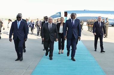 Millî Savunma Bakanı Yaşar Güler, Gabon Cumhurbaşkanı Sayın Brice Clotaire Oligui Nguema’yı Esenboğa Havalimanında Askerî Törenle Karşıladı