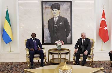 Millî Savunma Bakanı Yaşar Güler, Gabon Cumhurbaşkanı Sayın Brice Clotaire Oligui Nguema’yı Esenboğa Havalimanında Askerî Törenle Karşıladı