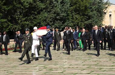 Millî Savunma Bakanı Yaşar Güler, Gabon Cumhurbaşkanı Brice Clotaire Oligui Nguema’nın Anıtkabir Ziyaretine Eşlik Etti