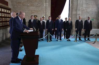 Yüksek Askeri Şûra Toplantısı Öncesinde Şûra Üyeleri Cumhurbaşkanımız Sn. Recep Tayyip Erdoğan Başkanlığında Anıtkabir’i Ziyaret Etti