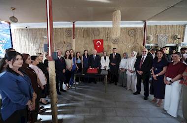 Millî Savunma Bakanı Yaşar Güler, Lilyana Kadın Kooperatifi ve Hakkâri Valiliğini Ziyaret Etti