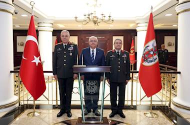 Millî Savunma Bakanı Yaşar Güler, Genelkurmay Başkanlığındaki Devir Teslim Törenine İştirak Etti