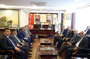 Millî Savunma Bakanı Yaşar Güler, Şırnak Belediyesini ve Şırnak Esnafımızı Ziyaret Etti