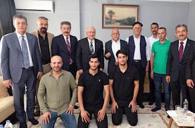 Millî Savunma Bakanı Yaşar Güler, Şırnaklı Bir Şehit Ailemizi ve Şırnaklı Bir Ailemizi Evlerinde Ziyaret Etti 