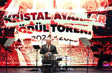 Millî Savunma Bakanı Yaşar Güler, Başarılı Kadın Futbolcuların Ödüllendirildiği Kristal Ayaklar Ödül Töreni’ne Katıldı 