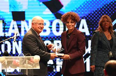 Millî Savunma Bakanı Yaşar Güler, Başarılı Kadın Futbolcuların Ödüllendirildiği Kristal Ayaklar Ödül Töreni’ne Katıldı 