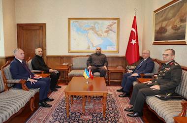 Millî Savunma Bakanı Yaşar Güler, Ukrayna Millî Güvenlik ve Savunma Konseyi Sekreteri Rüstem Umerov ile Bir Araya Geldi