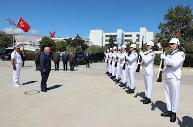 Millî Savunma Bakanı Yaşar Güler, İstanbul Tersanesi Komutanlığını Ziyaret Etti