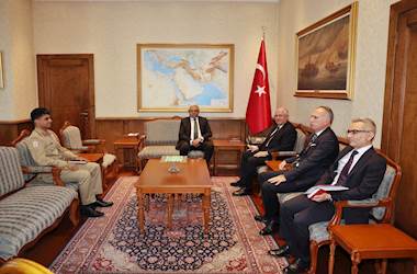 Millî Savunma Bakanı Yaşar Güler, Pakistan’ın Ankara Büyükelçisi Yousaf Junaid'i ve Pakistan Kara Ataşesi Alb. Ahzam Qureshi’yi Kabul Etti