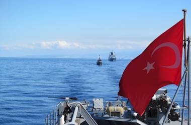 TCG Bafra Conducts Maneuver Training with German and Lebanese Naval Units under UNIFIL