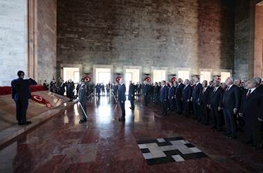 29 Ekim Cumhuriyet Bayramı Dolayısıyla Cumhurbaşkanımız Sayın Recep Tayyip Erdoğan Başkanlığındaki Devlet Erkânı Anıtkabir’i Ziyaret Etti