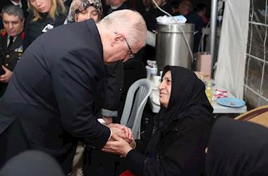 Millî Savunma Bakanı Yaşar Güler ve TSK Komuta Kademesi, Şehitlerimiz Hava Pilot Üsteğmen Cüneyt Kandemir ile Hava Ulaştırma Uzman Çavuş Cem Dolapci’nin Ankara’daki Evlerine Taziye Ziyaretinde Bulundu