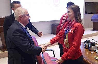Millî Savunma Bakanı Yaşar Güler, Dünya Taekwondo Şampiyonası'nda Tarihî Bir Başarı Elde Eden Taekwondo Millî Takımımızı Kabul Etti