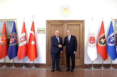 Millî Savunma Bakanı Yaşar Güler, Bakan Yardımcılığı Görevinden Emekli Olan Şuay Alpay’ı Kabul Etti