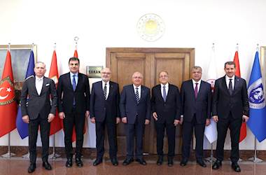 Millî Savunma Bakanı Yaşar Güler, Bakan Yardımcılığı Görevinden Emekli Olan Şuay Alpay’ı Kabul Etti