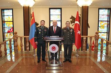 Millî Savunma Bakanı Yaşar Güler, Moğolistan Genelkurmay Başkanı Korgeneral Ganbyamba Sunrev’i Kabul Etti