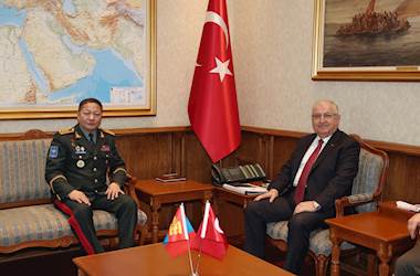 Millî Savunma Bakanı Yaşar Güler, Moğolistan Genelkurmay Başkanı Korgeneral Ganbyamba Sunrev’i Kabul Etti