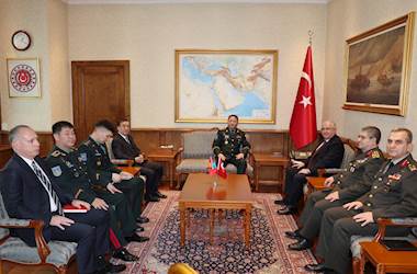 Millî Savunma Bakanı Yaşar Güler, Moğolistan Genelkurmay Başkanı Korgeneral Ganbyamba Sunrev’i Kabul Etti