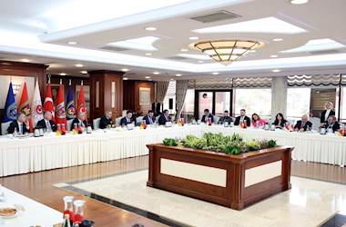 Millî Savunma Bakanı Yaşar Güler, Basın-Yayın Kuruluşlarının Ankara Temsilcileri ile Bir Araya Geldi