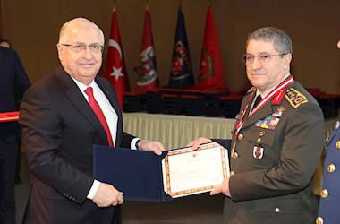 Millî Savunma Bakanı Yaşar Güler, “Madalya Tevcih, Başarılı Birlik ve Personelin Ödüllendirilmesi Töreni”nde Konuştu 