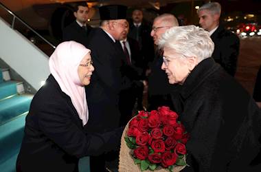 Millî Savunma Bakanı Yaşar Güler, Malezya Başbakanı Sayın Enver İbrahim’i Esenboğa Havalimanı’nda Karşıladı