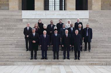 Millî Savunma Bakanı Yaşar Güler, Malezya Başbakanı Sayın Enver İbrahim'in Anıtkabir Ziyaretine Eşlik Etti