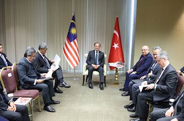 Millî Savunma Bakanı Yaşar Güler, SETA Tarafından Düzenlenen Konferansa Katılan Malezya Başbakanı Sn. Enver İbrahim’e Eşlik Etti