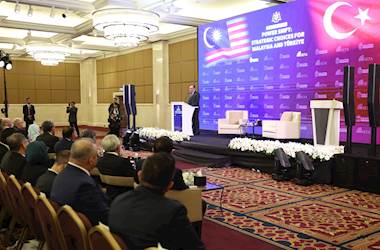 Millî Savunma Bakanı Yaşar Güler, SETA Tarafından Düzenlenen Konferansa Katılan Malezya Başbakanı Sn. Enver İbrahim’e Eşlik Etti