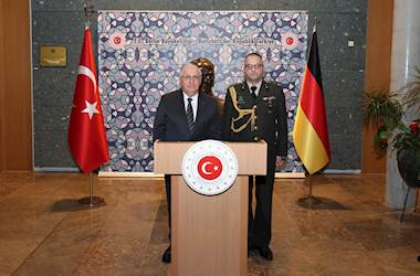 Millî Savunma Bakanı Yaşar Güler, Berlin Büyükelçiliğimizi Ziyaret Etti