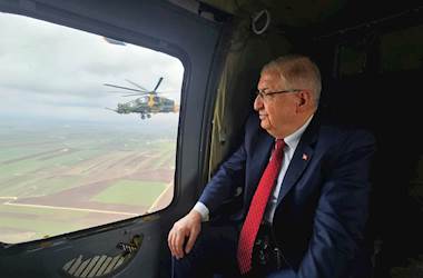 Millî Savunma Bakanı Yaşar Güler, 11’inci Hudut Tugay Komutanlığında İnceleme ve Denetlemelerde Bulundu