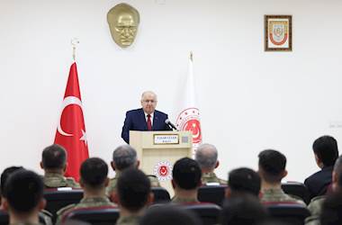 Millî Savunma Bakanı Yaşar Güler, 11’inci Hudut Tugay Komutanlığında İnceleme ve Denetlemelerde Bulundu