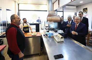 Millî Savunma Bakanı Yaşar Güler, Kilis'te Vatandaşlarımızla Bir Araya Geldi