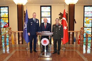 Millî Savunma Bakanı Yaşar Güler, Avrupa Müttefik Kuvvetleri Yüksek Komutanı (SACEUR) Orgeneral Alexus G. Grynkewich’i Kabul Etti