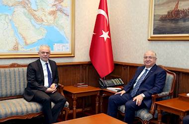 Millî Savunma Bakanı Yaşar Güler, Kuzey Kıbrıs Türk Cumhuriyeti’nin Ankara Büyükelçisi İsmet Korukoğlu’yu Makamında Kabul Etti
