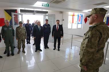 Millî Savunma Bakanı Yaşar Güler, Beraberinde TSK Komuta Kademesi ve Hatay Valisi Mustafa Masatlı ile Deniz Er Eğitim Alay Komutanlığında İnceleme ve Denetlemelerde Bulundu