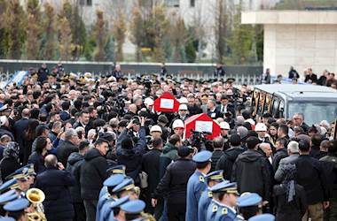Millî Savunma Bakanı Yaşar Güler, Beraberinde TSK Komuta Kademesi ile ASELSAN Teknisyenleri Süleyman Cemre Kahraman ve İsmail Enes Can'ın Cenaze Törenine Katıldı