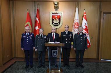 Millî Savunma Bakanı Yaşar Güler Başkanlığında Kara Kuvvetleri Komutanlığında Değerlendirme Toplantısı Gerçekleştirildi