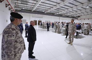 Millî Savunma Bakanı Yaşar Güler, Katar Türk Birleşik Müşterek Kuvvet Komutanlığında Görevli Mehmetçiklerimizle Bir Araya Geldi