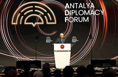 Millî Savunma Bakanı Yaşar Güler, Antalya Diplomasi Forumu’nda Konuk Ülke Bakanları ile Ayaküstü Sohbet Etti