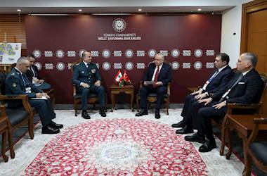 Millî Savunma Bakanı Yaşar Güler, Lübnan Silahlı Kuvvetleri Komutanı Korgeneral Rodolphe Haykal'ı Kabul Etti