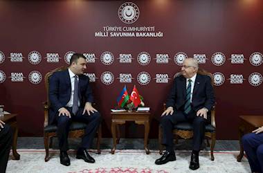 Millî Savunma Bakanı Yaşar Güler, SAHA 2026 Fuarı’nın İkinci Gününde Azerbaycan’ın Savunma Bakan Yardımcısı Agil Gurbanov’u Kabul Etti