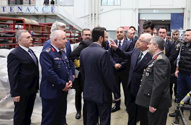 Millî Savunma Bakanı Yaşar Güler, Türk Hava Yolları Teknik AŞ’yi Ziyaret Etti