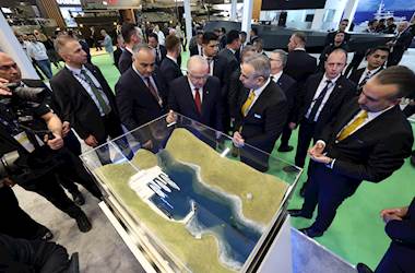 Millî Savunma Bakanı Yaşar Güler, SAHA 2026 Fuarı’nda Teknoloji Firmalarını Ziyaret Etti