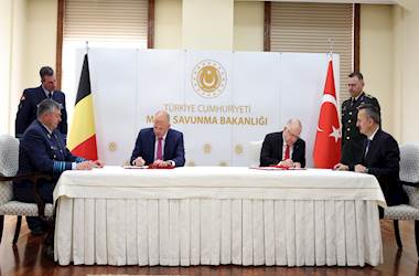 Millî Savunma Bakanı Yaşar Güler, Belçika Savunma ve Dış Ticaret Bakanı Theo Francken ile Bir Araya Geldi