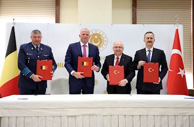 Millî Savunma Bakanı Yaşar Güler, Belçika Savunma ve Dış Ticaret Bakanı Theo Francken ile Bir Araya Geldi