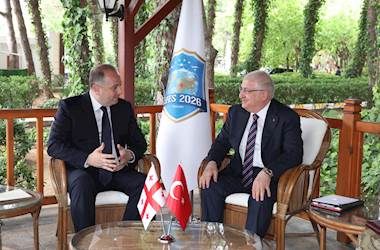 Millî Savunma Bakanı Yaşar Güler, Gürcistan Başbakan Yardımcısı ve Savunma Bakanı Irakli Chikovani ile Bir Araya Geldi