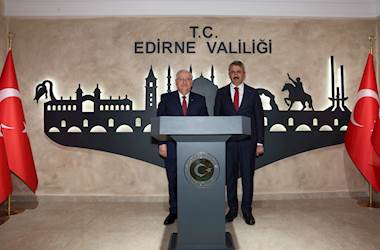Millî Savunma Bakanı Yaşar Güler, Kurban Bayramı Öncesi 9’uncu Hudut Tugay Komutanlığını ve Edirne Valiliğini Ziyaret Etti