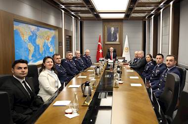 Millî Savunma Bakanı Yaşar Güler, Hava Kuvvetleri Komutanlığımızın 115’inci Kuruluş Yıl Dönümü Dolayısıyla Hava Kuvvetleri Komutanı Orgeneral Ziya Cemal Kadıoğlu'nu Kabul Etti