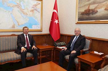 Millî Savunma Bakanı Yaşar Güler, Kuzey Kıbrıs Türk Cumhuriyeti Başbakanı Sayın Ünal Üstel ile Bir Araya Geldi